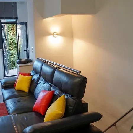 Comfortable In The Heart Of * Lissabon